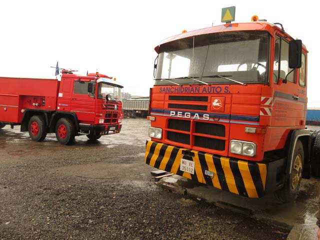En primer plano un Pegaso 352 CV de las primeras series, junto a 1183 de 1980 y 260 CV.